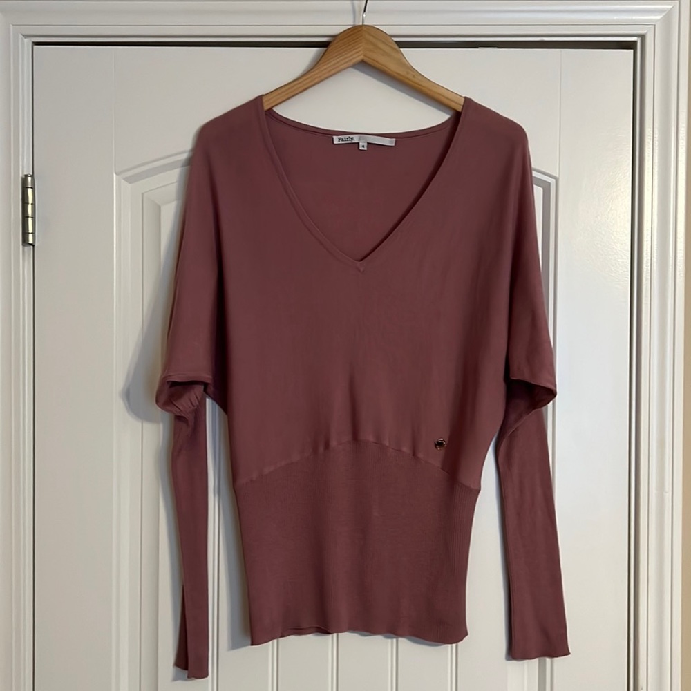 Fairly Long Sleeve Dolman V - Neck Size: 4
